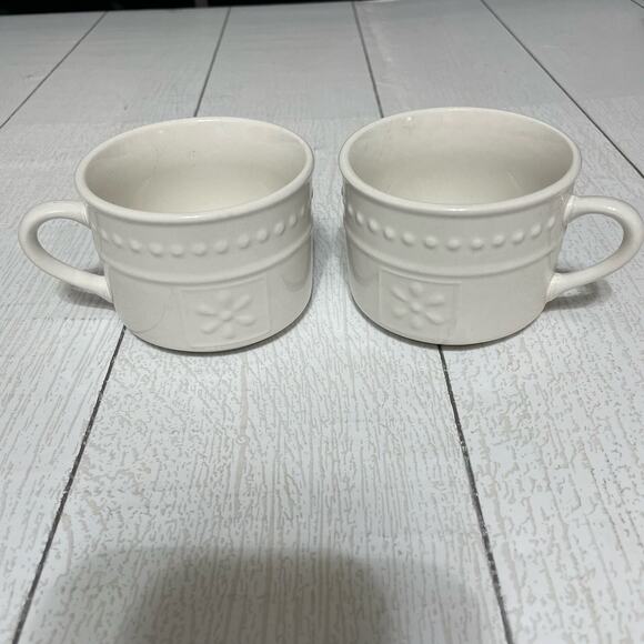 Totally Today Set of 2 White Floral and Dot Cups - Picture 10 of 10